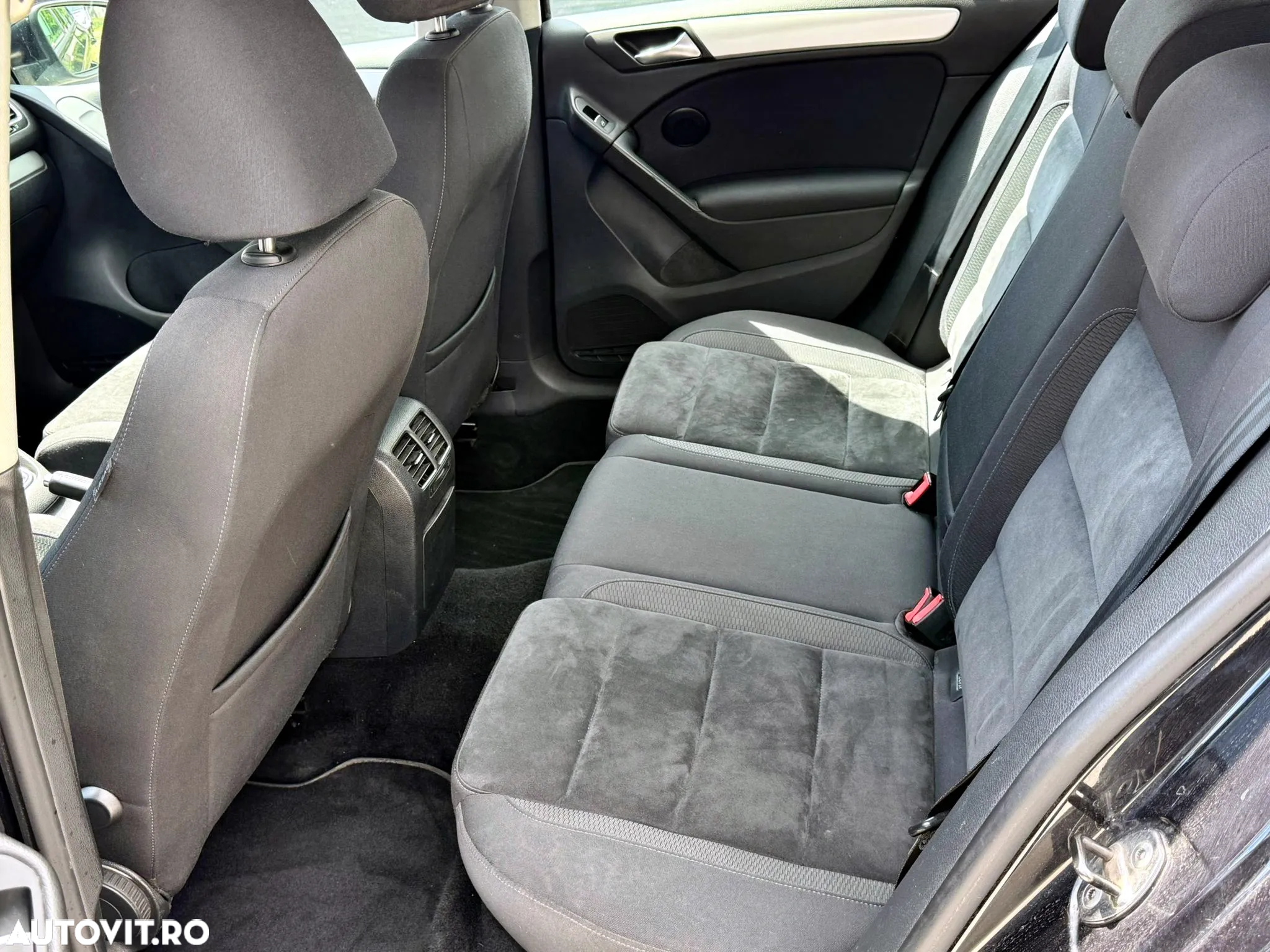 Volkswagen Golf 2.0 TDI BlueMotion Technology Highline - 6