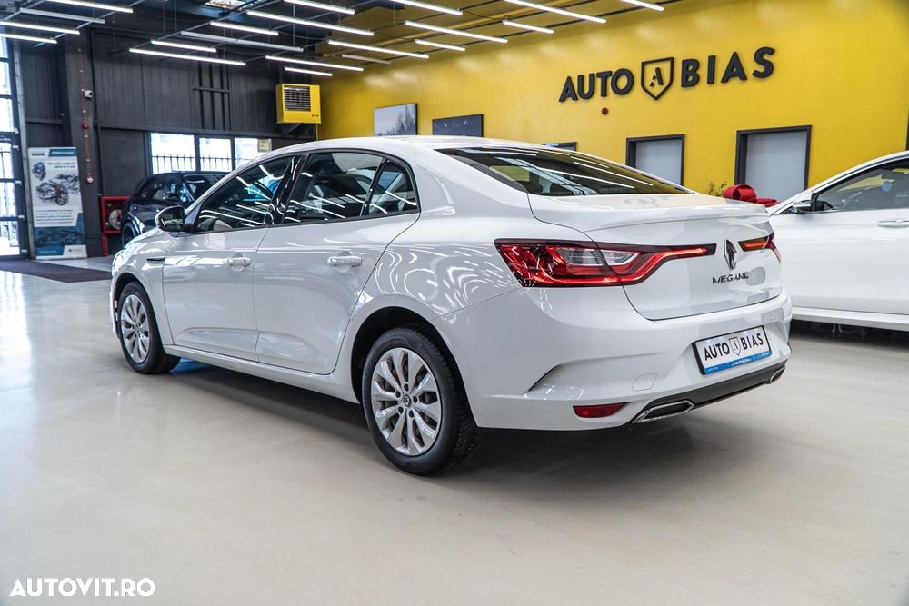 Renault Megane TCE 114 GPF Zen - 6