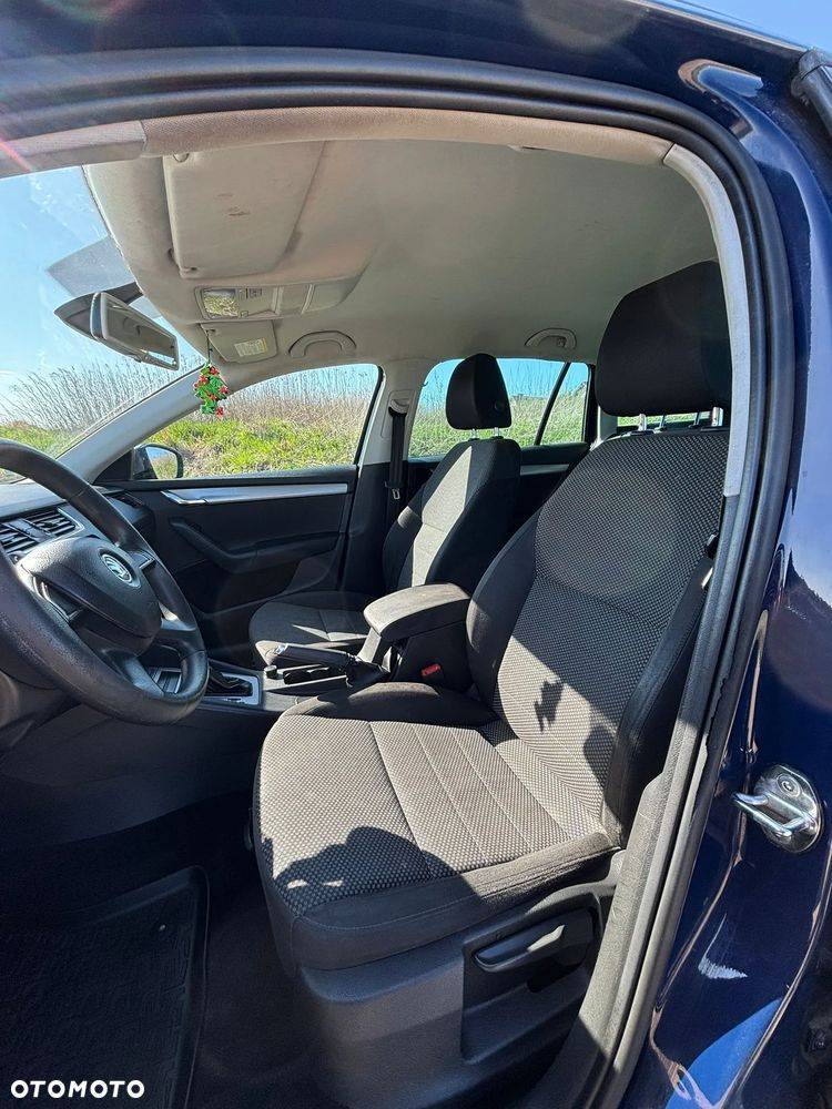 Skoda Octavia 1.6 TDI Ambition DSG - 9