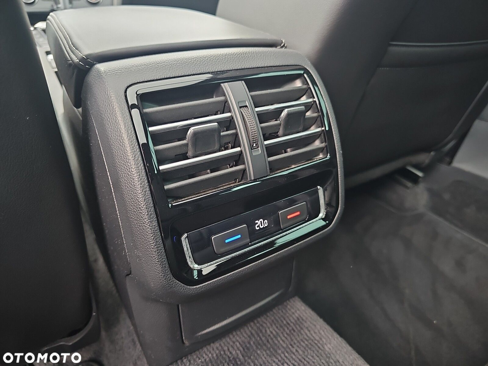 Volkswagen Passat 2.0 TSI BMT 4Mot Highline DSG - 24