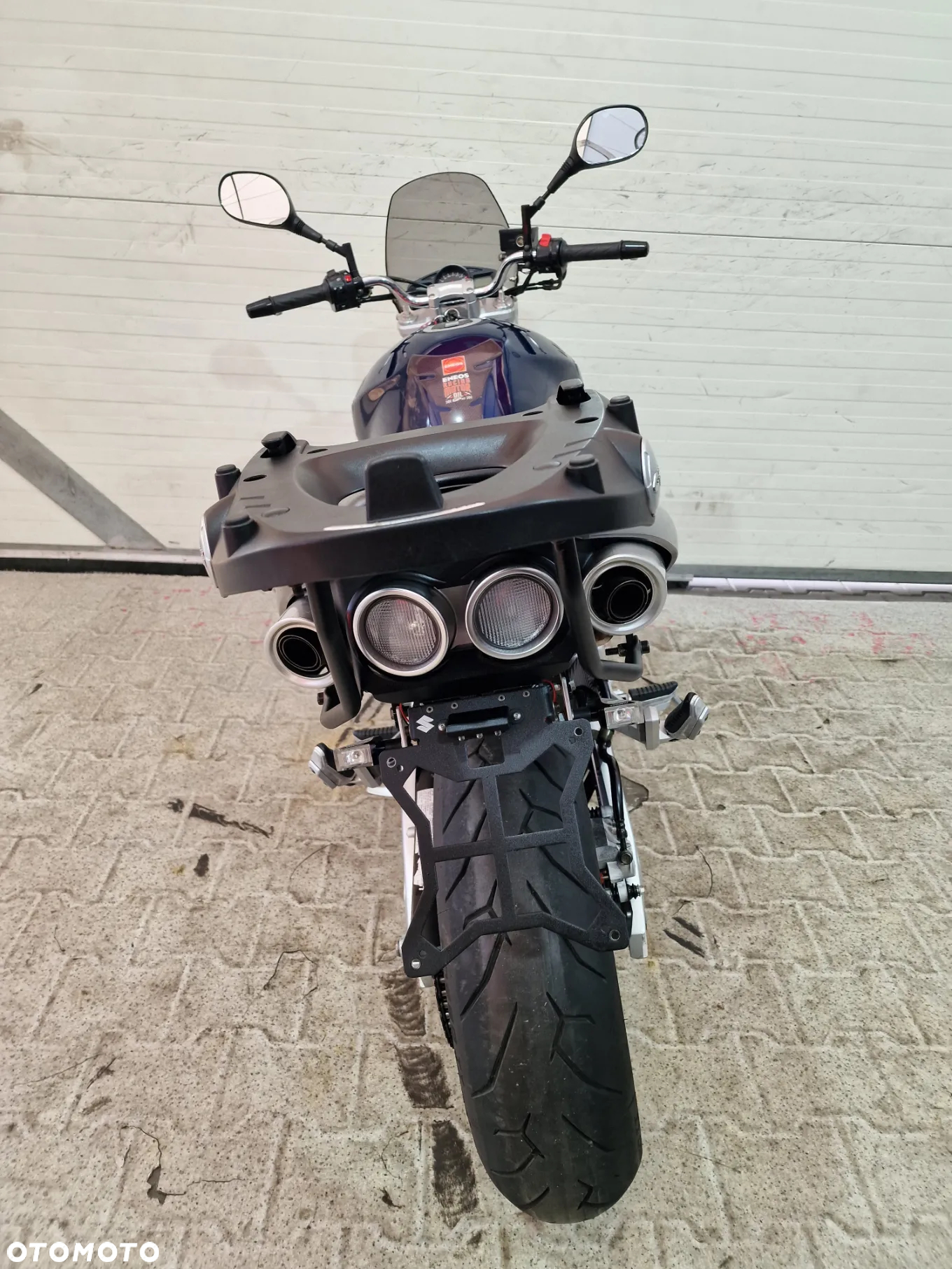 Suzuki GSR - 24