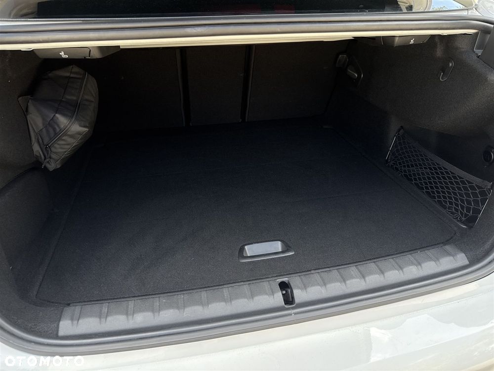 BMW Seria 2 220i - 24