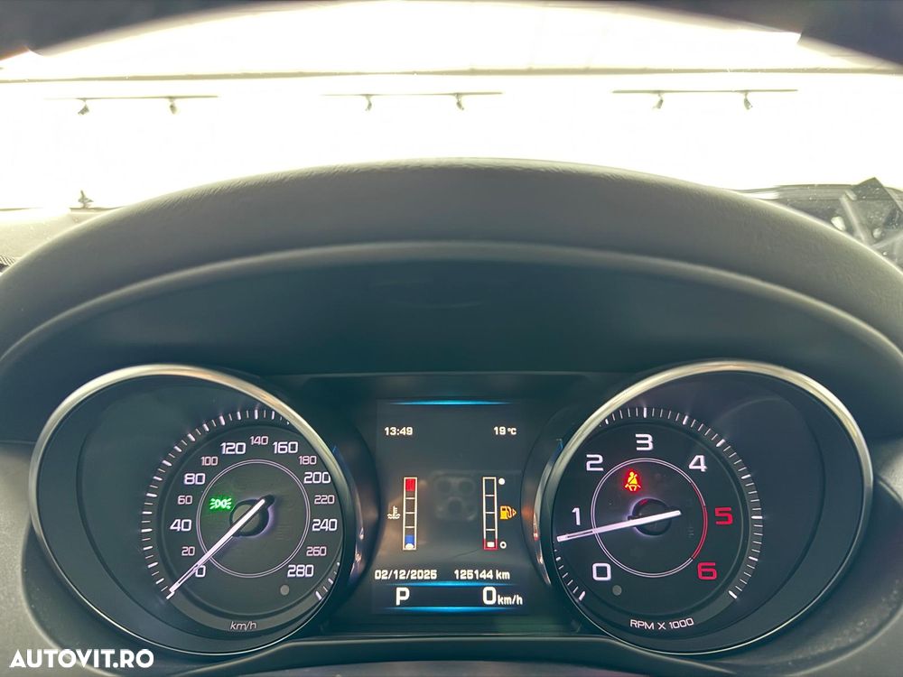 Jaguar XE 20d Aut. Portfolio - 6