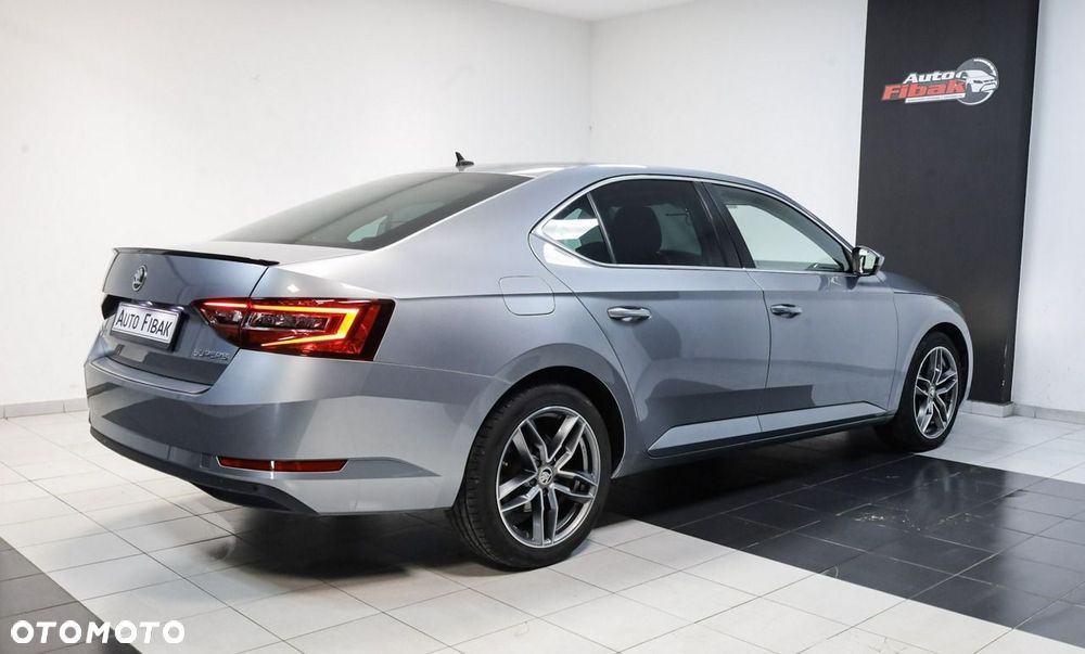 Skoda Superb 2.0 TDI SCR Style DSG - 11