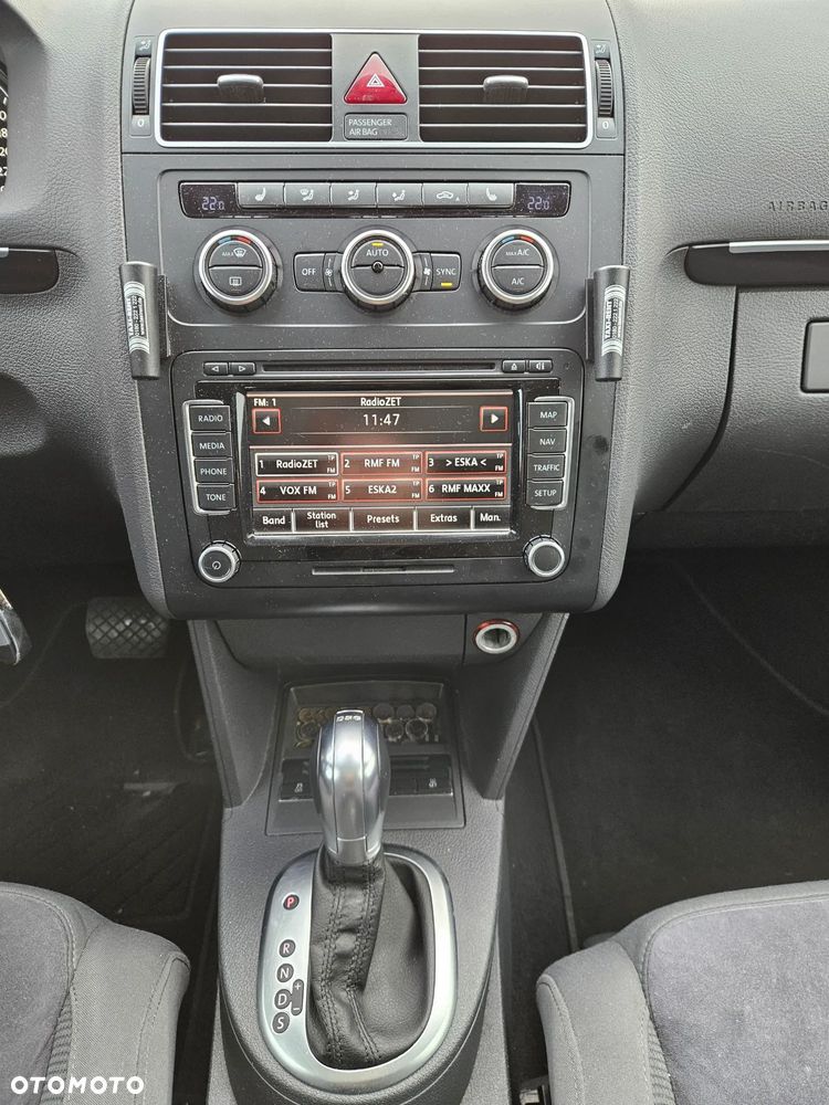 Volkswagen Touran 2.0 TDI DPF DSG Highline - 10