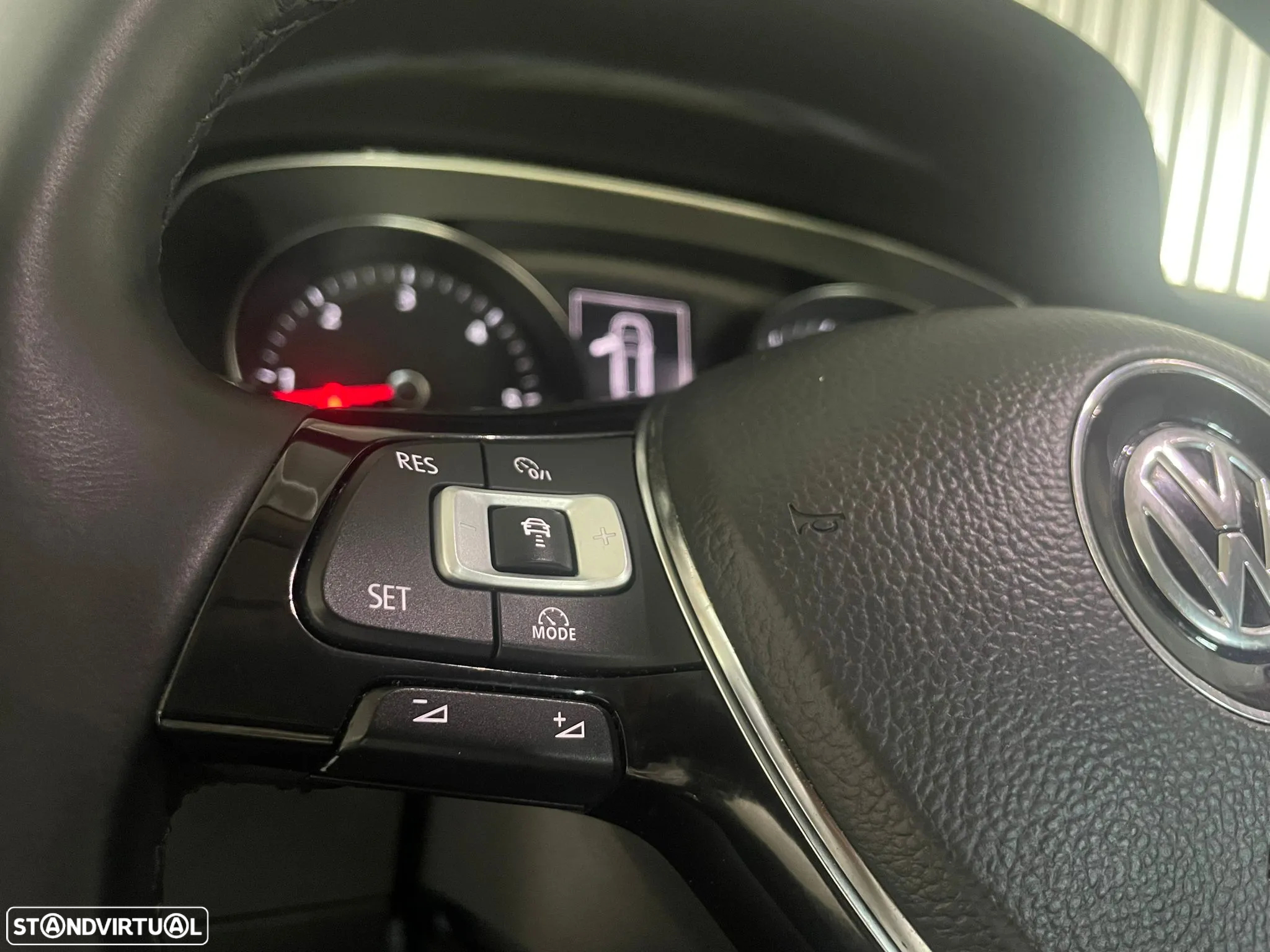VW Passat Variant 1.6 TDI Confortline - 23