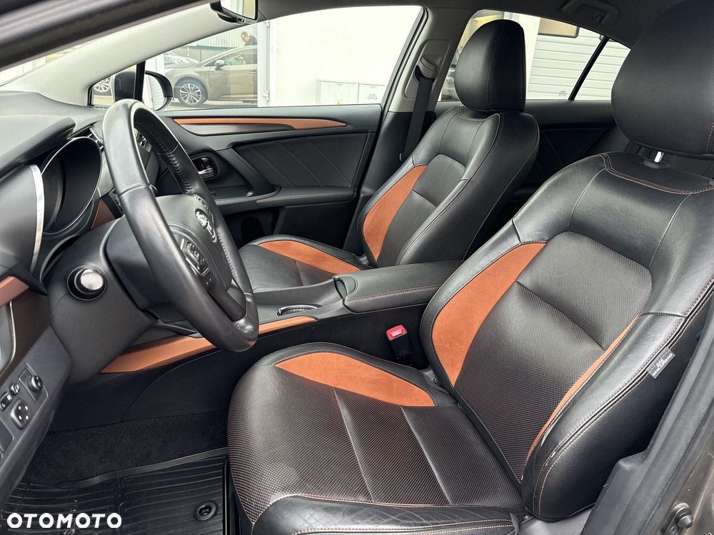 Toyota Avensis 1.8 Premium MS - 13