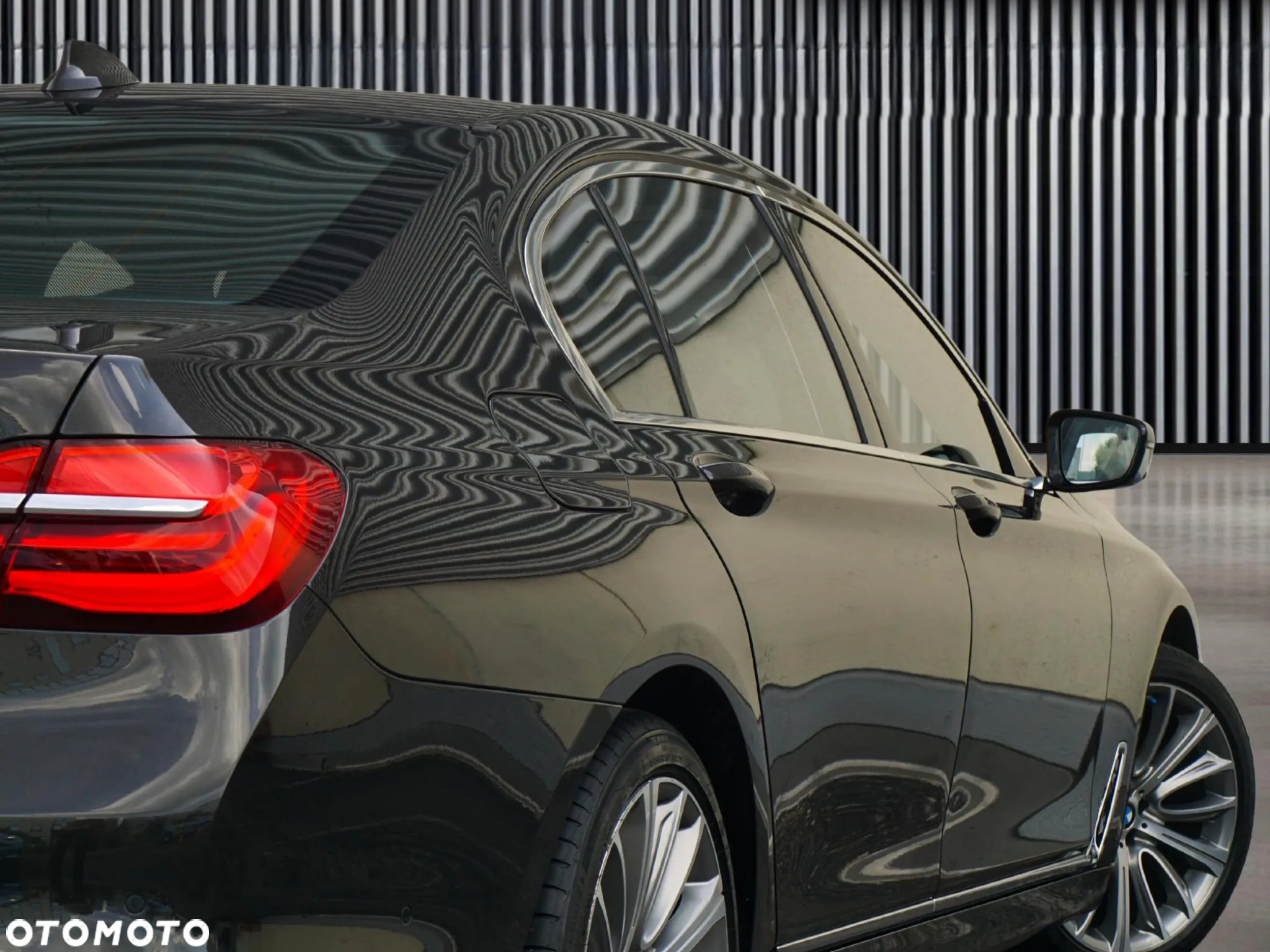 BMW Seria 7 750Li xDrive - 11