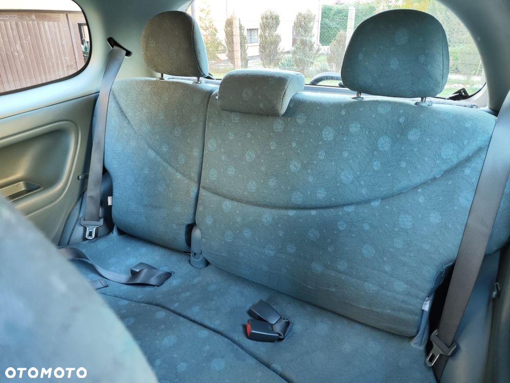 Toyota Yaris - 7