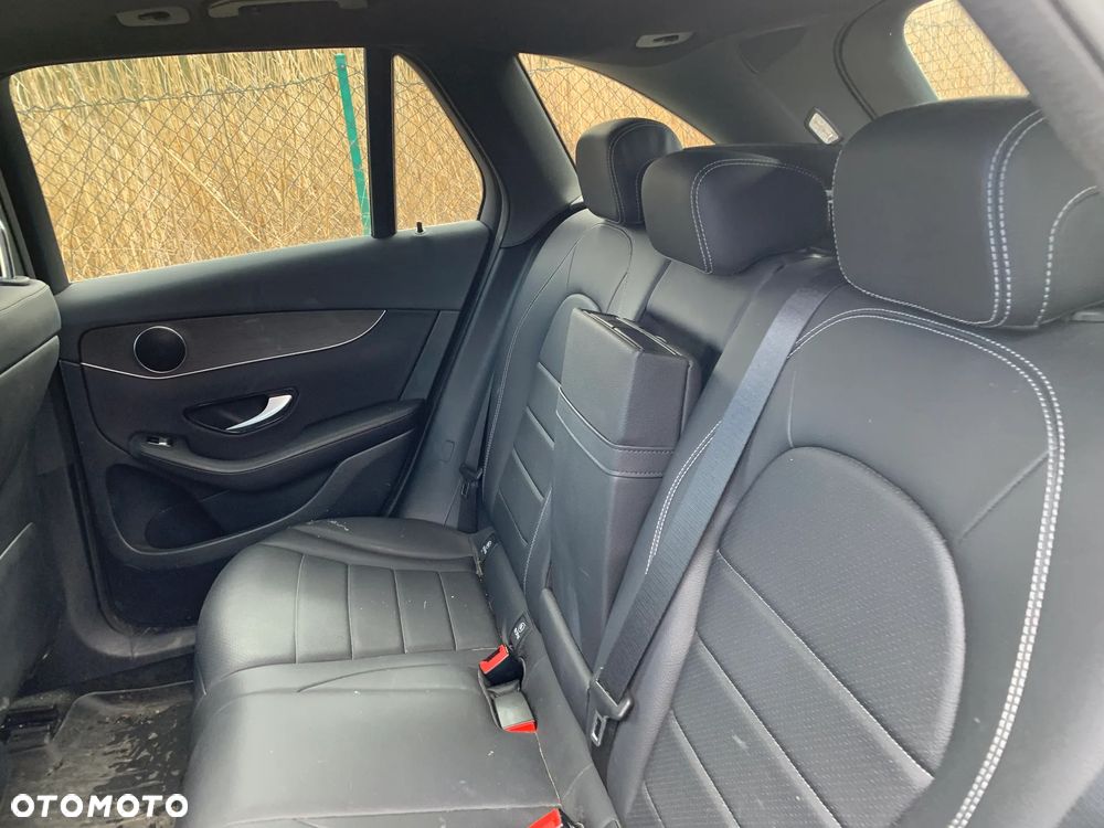 Mercedes-Benz GLC - 12