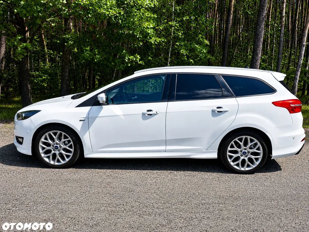 Ford Focus 1.5 EcoBoost ST-Line - 2