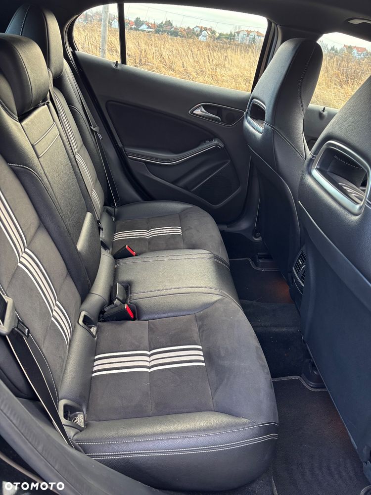 Mercedes-Benz GLA 200 7G-DCT - 7