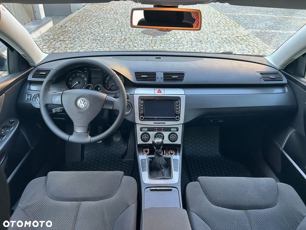 Volkswagen Passat 1.6 FSI Comfortline - 20