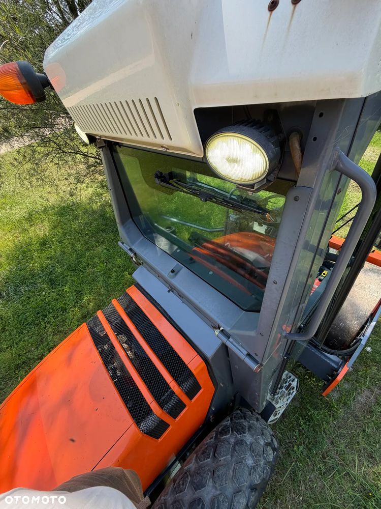Hamm H 7i Walec Terenowo Drogowy Guma Stal. 6,5 tony 8ton. Import Norwegia 2017 rok. 1600 mtg. silnik KUBOTA 4cyl. Maszyna nie różni się od Nowej z salonu! Klimatyzacja wentylacja. Serwisy w Dekra AKTUALNE. Zero zniszczeń IGŁA !! Gotowy do długiej pracy. Po dużych serwisach eksploatacyjnych w Norwegii. Walec z Upadłości od pierwszego właściciela. Jego historia od nowosci to jedna inwestycja miejska! Jedyna taka okazja! Szerokość 168cm. Bardzo mały walec a moc Potężna! Full Wypas Wersja Norweska. Opony piękny stan. Ani deka luzów i wycieków. OKAZJA - 37