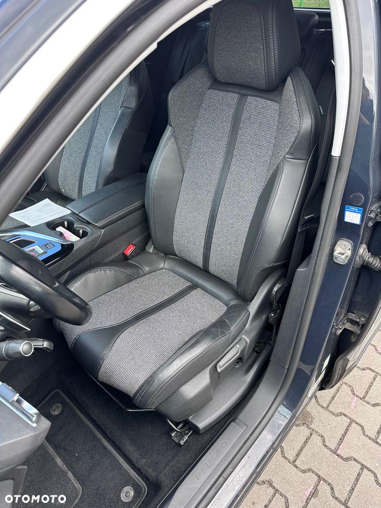 Peugeot 3008 BlueHDi 130 Stop & Start EAT8 Allure - 17