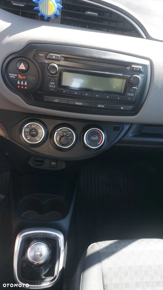 Toyota Yaris 1.0 Life EU6 - 10