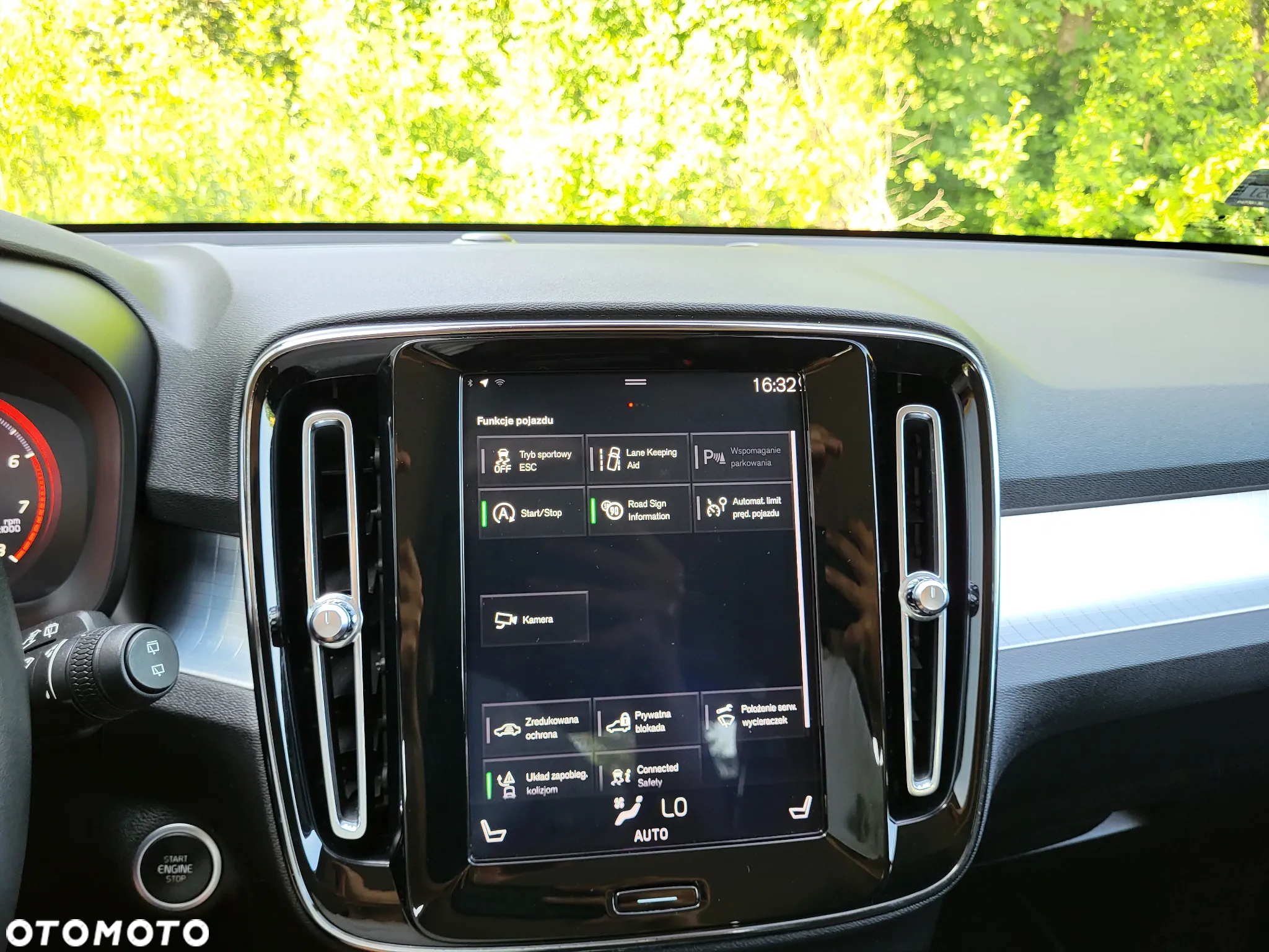Volvo XC 40 T3 Momentum - 21