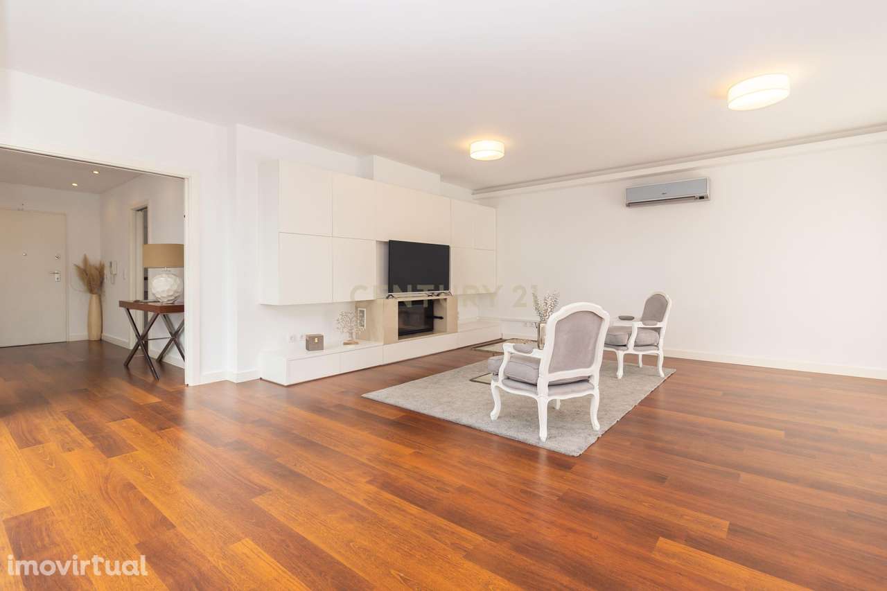 Moradia T6 independente em Barcarena - Qualidade e sofisticação numa s - Grande imagem: 3/51