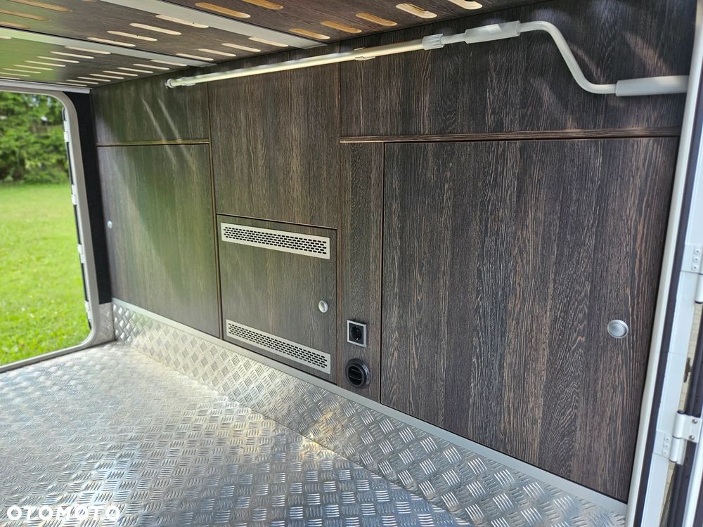 Mercedes-Benz Sprinter - 25