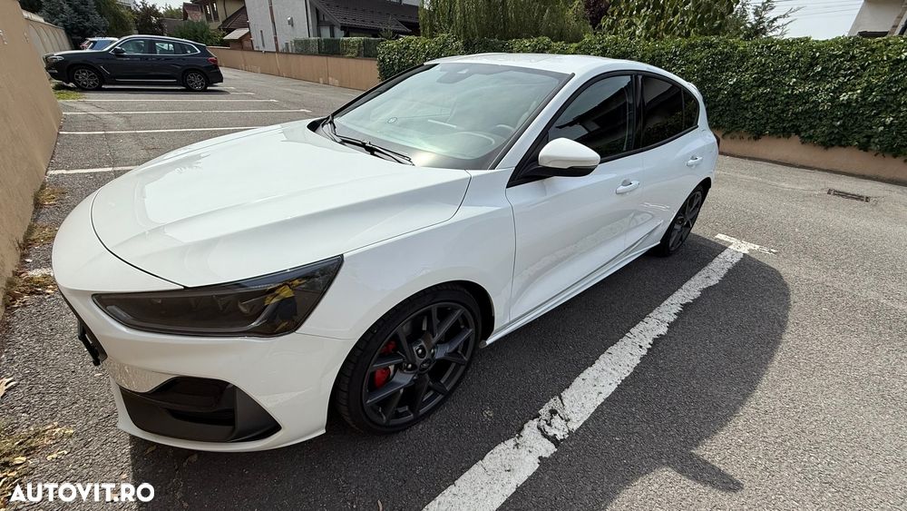 Ford Focus 2.3 Ecoboost 6MT ST X - 12