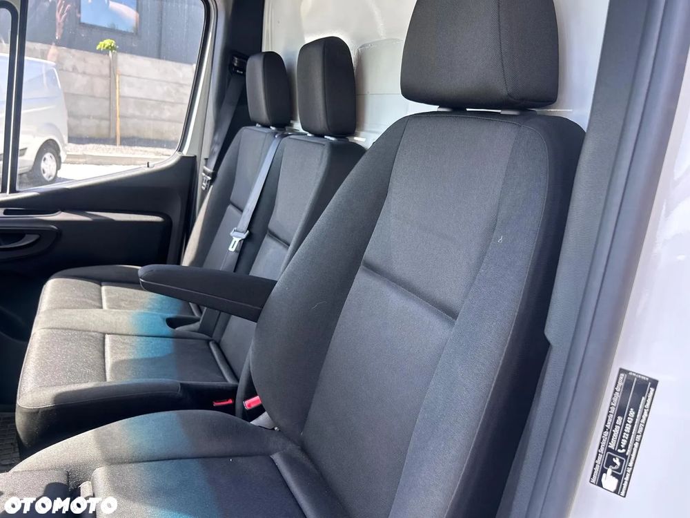 Mercedes-Benz Sprinter - 10
