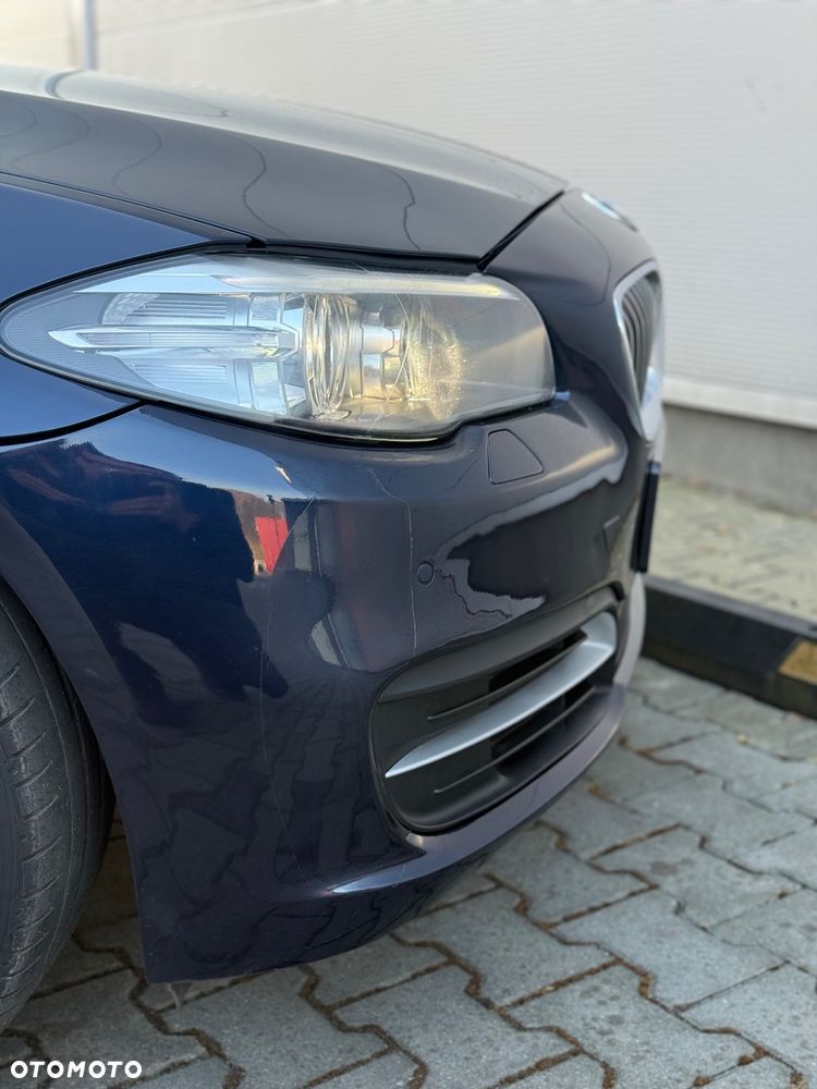 BMW Seria 5 528i xDrive Sport-Aut Luxury Line - 32