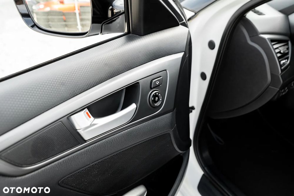 Hyundai Veloster 1.6 Turbo Premium - 19