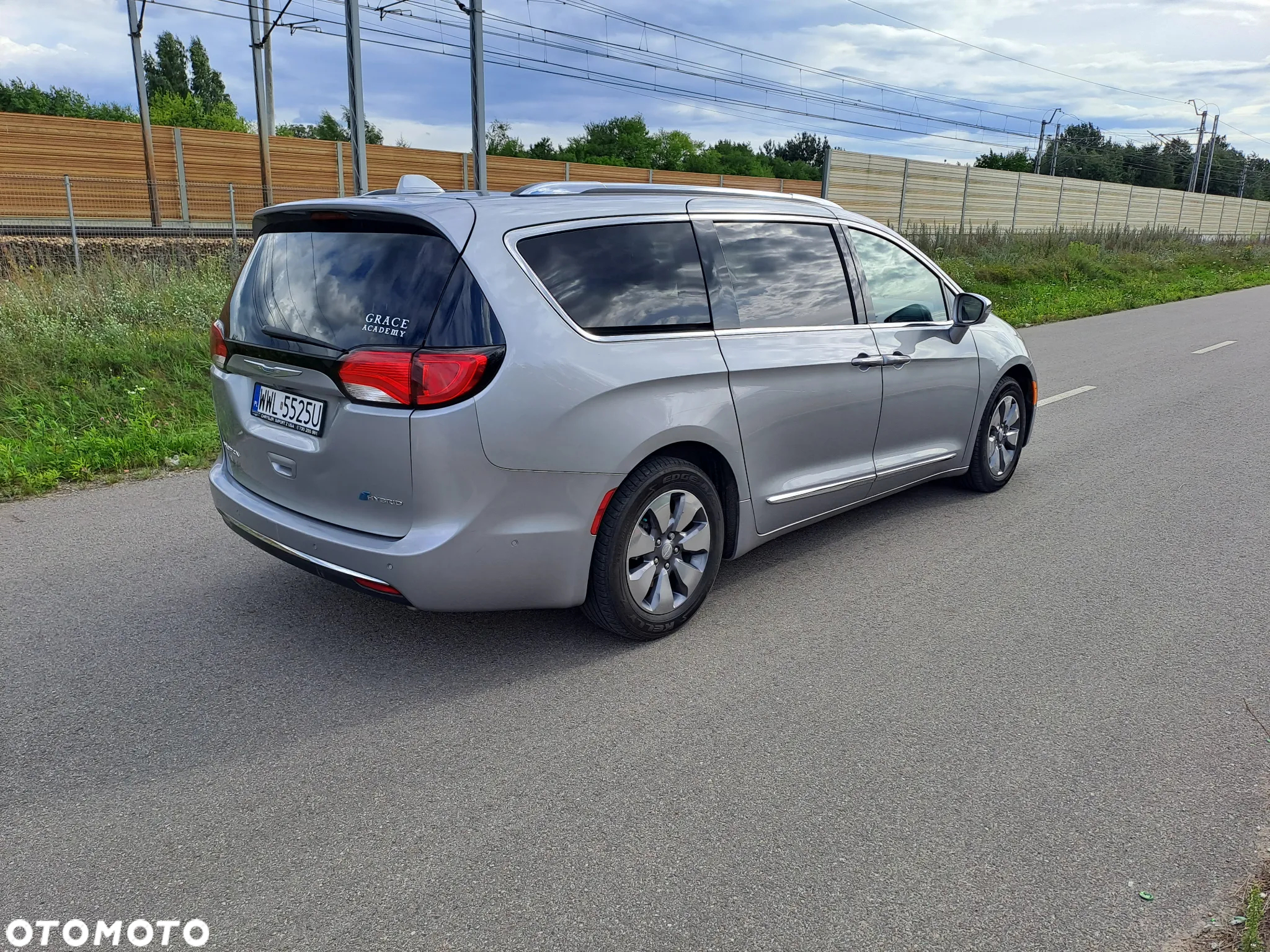 Chrysler Pacifica - 17