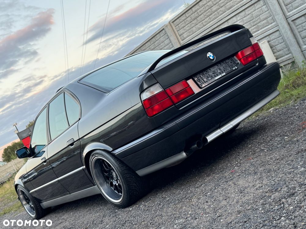 BMW Seria 5 525i - 4