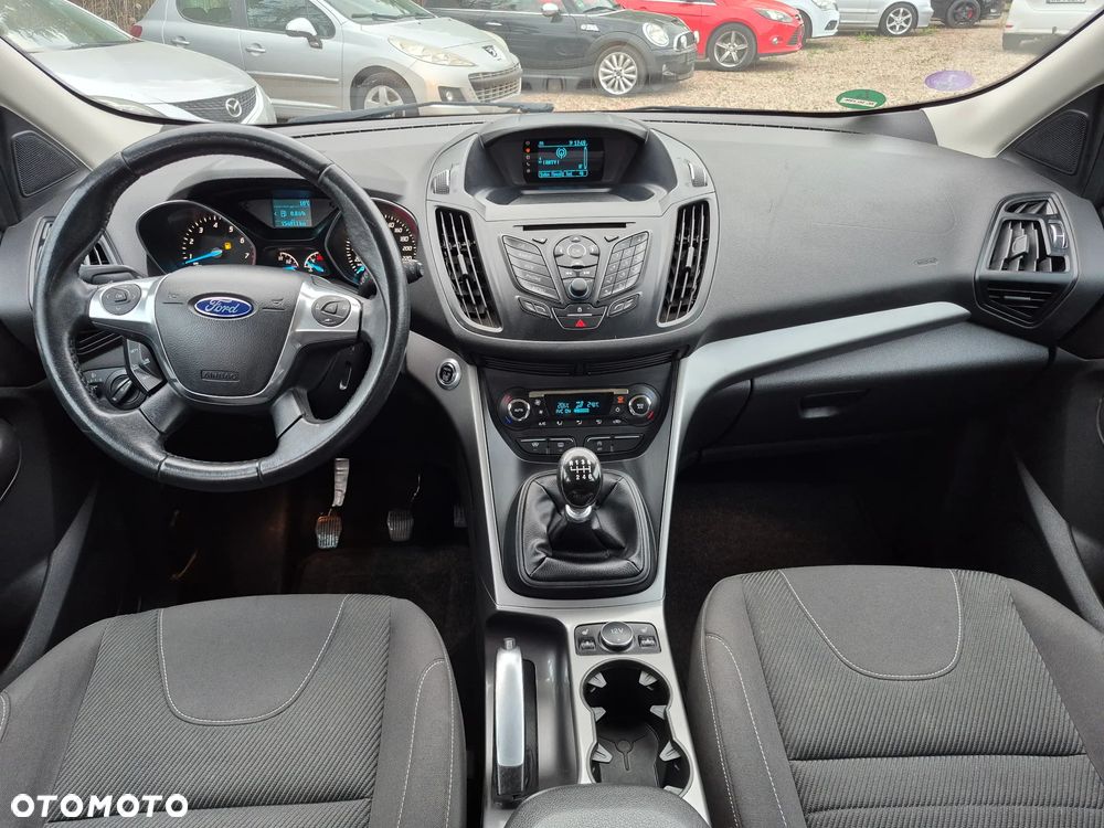 Ford Kuga 1.6 EcoBoost 2x4 Titanium - 8