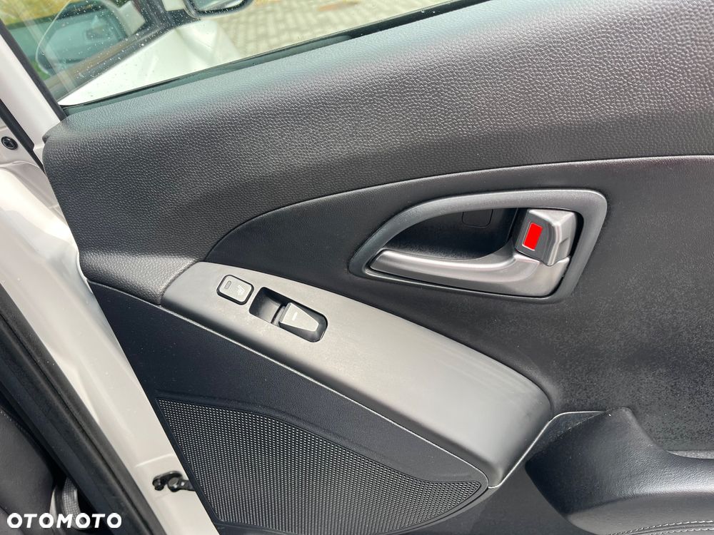 Hyundai ix35 1.6 2WD Fifa World Cup Edition - 19