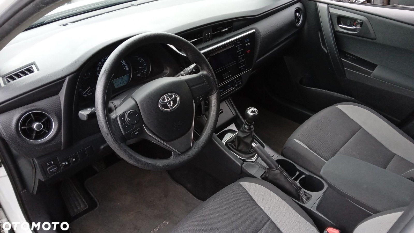 Toyota Auris 1.33 VVT-i Active - 13