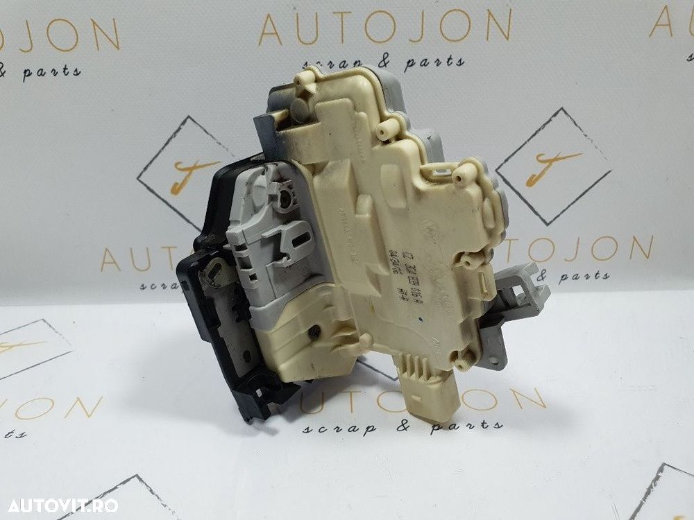 Broasca usa  dreapta spate VOLKSWAGEN PASSAT Variant 3C5 2005 - 2011 2.0 TDI BMR, CBBB   3C4839016A - 4