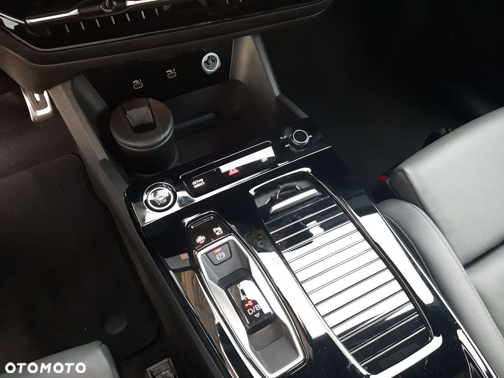Audi Q6 e-tron - 14