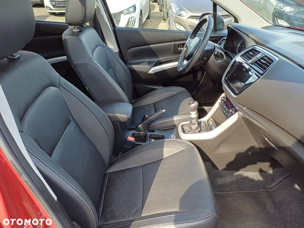 Suzuki SX4 S-Cross 1.4 T Premium 4WD - 11