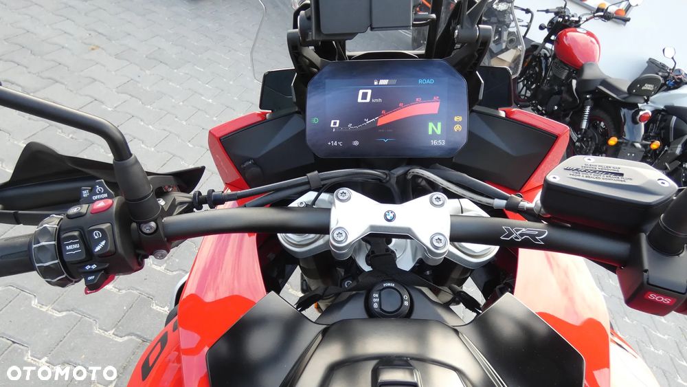 BMW XR - 15