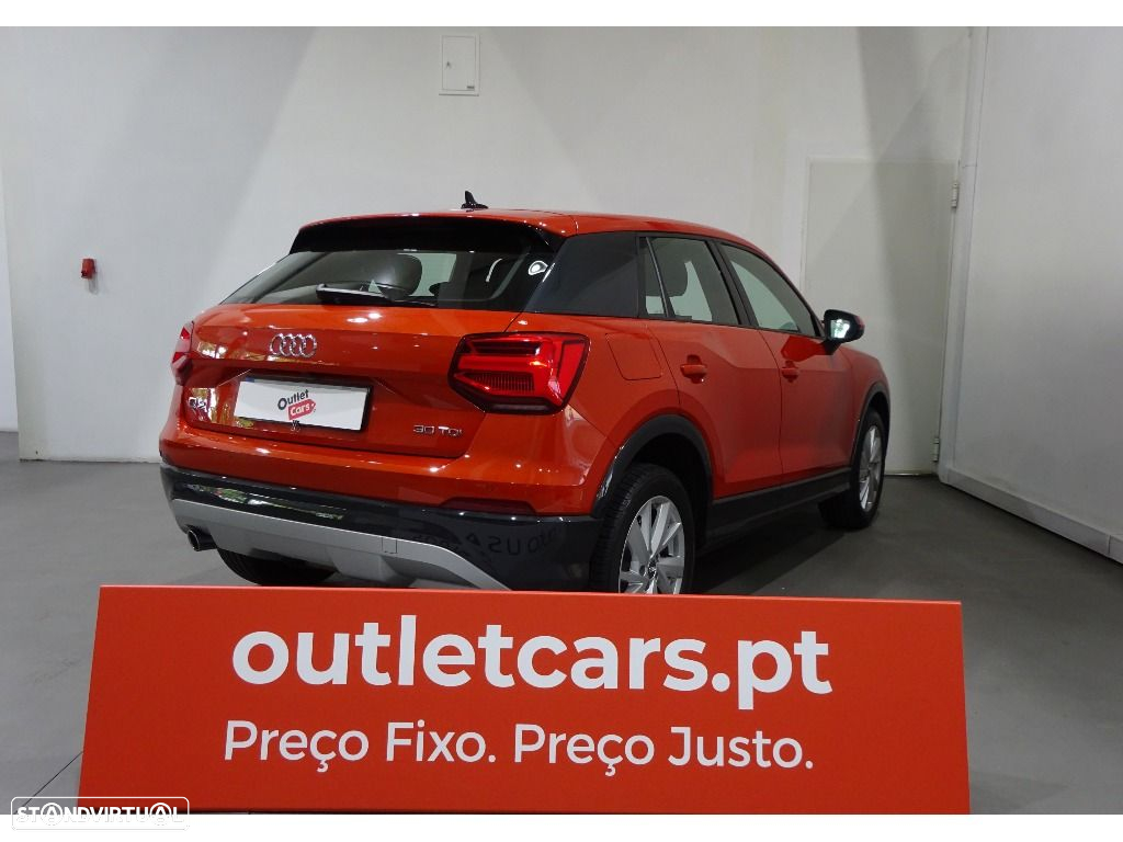 Audi Q2 30 TDI Design S tronic - 5