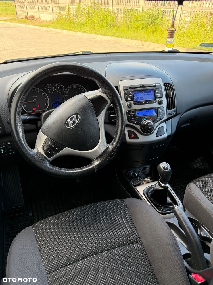 Hyundai i30 1.6 blue Classic - 8