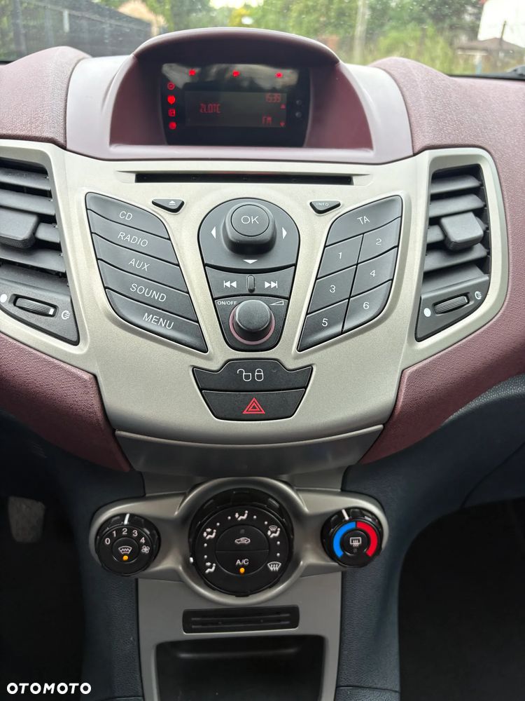 Ford Fiesta 1.25 SYNC Edition - 24
