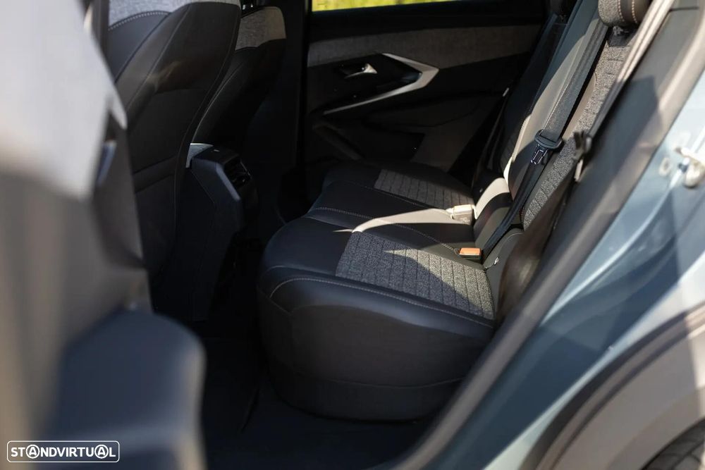 Peugeot E-3008 73 kWh Allure - 32