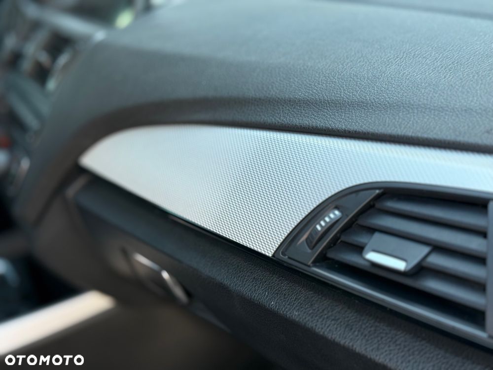 BMW Seria 2 220d - 37