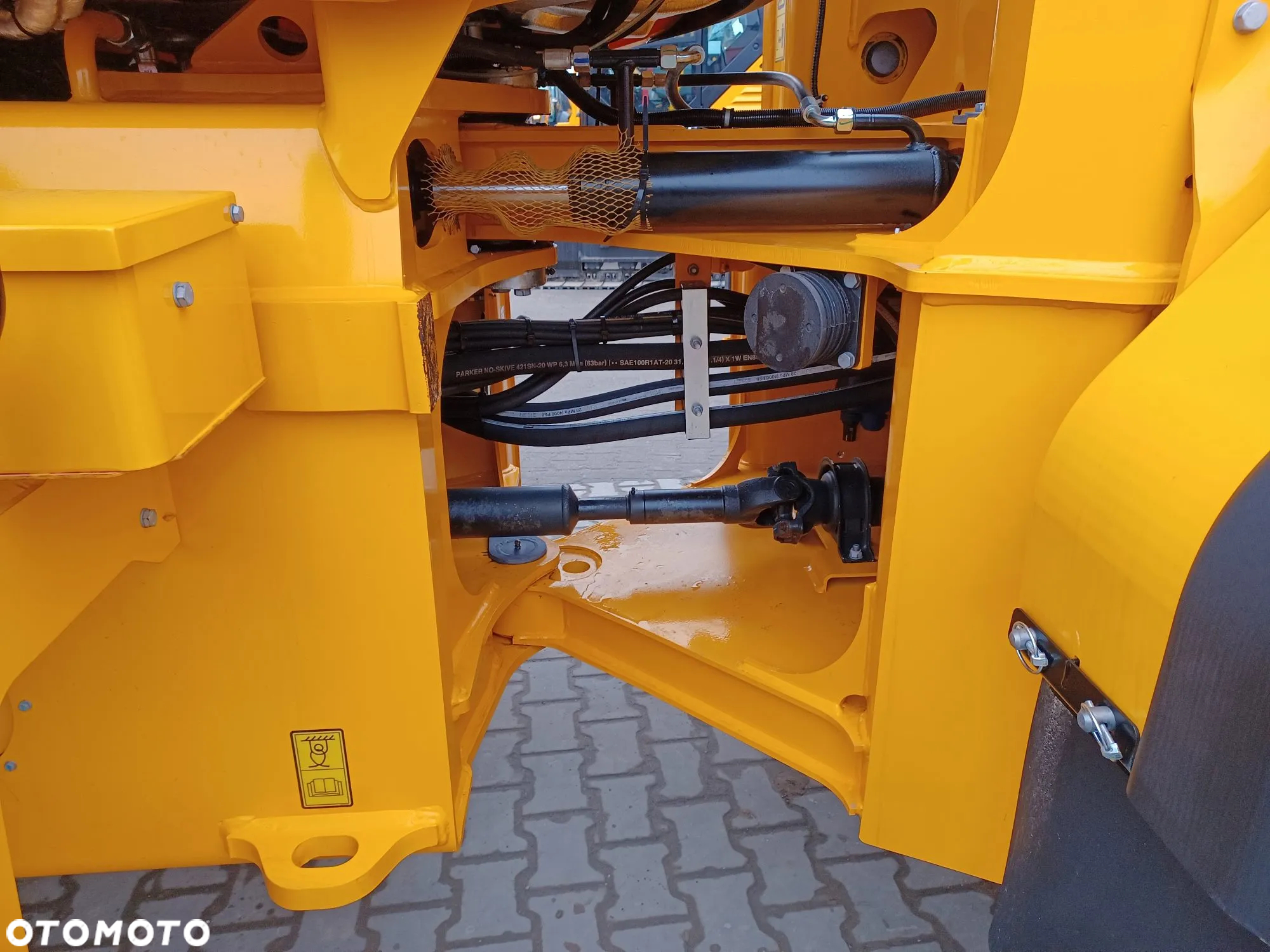 JCB 427HT - 12