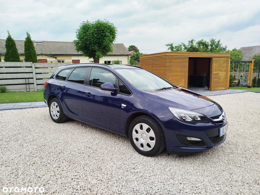 Opel Astra 1.4 Turbo 150 Jahre - 9