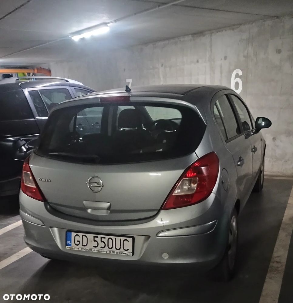 Opel Corsa 1.2 16V Essentia - 10