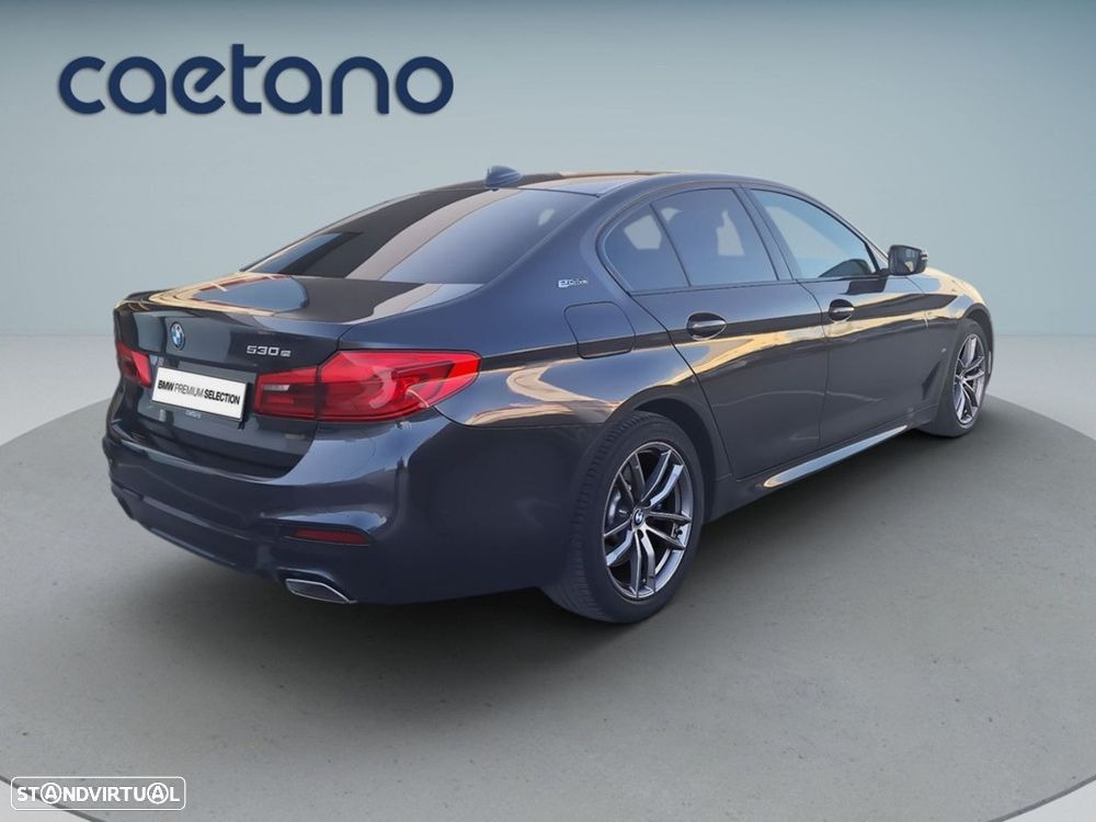 BMW 530 e Pack Desportivo M - 8