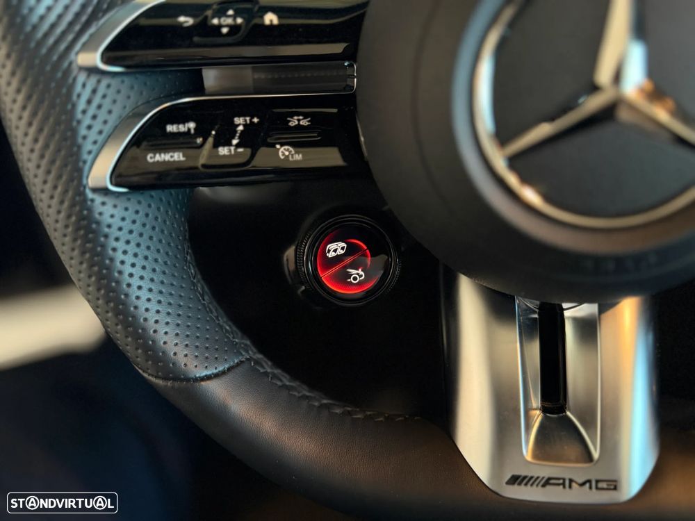 Mercedes-Benz SL 63 AMG 4Matic+ - 33