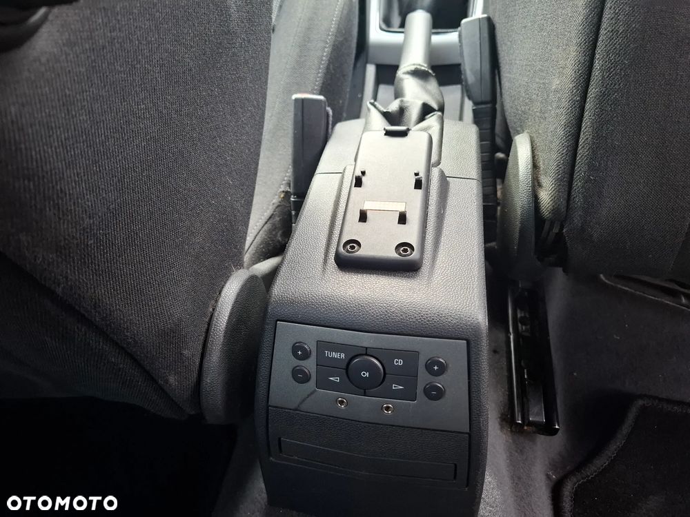 Opel Astra GTC 1.8 Cosmo - 25