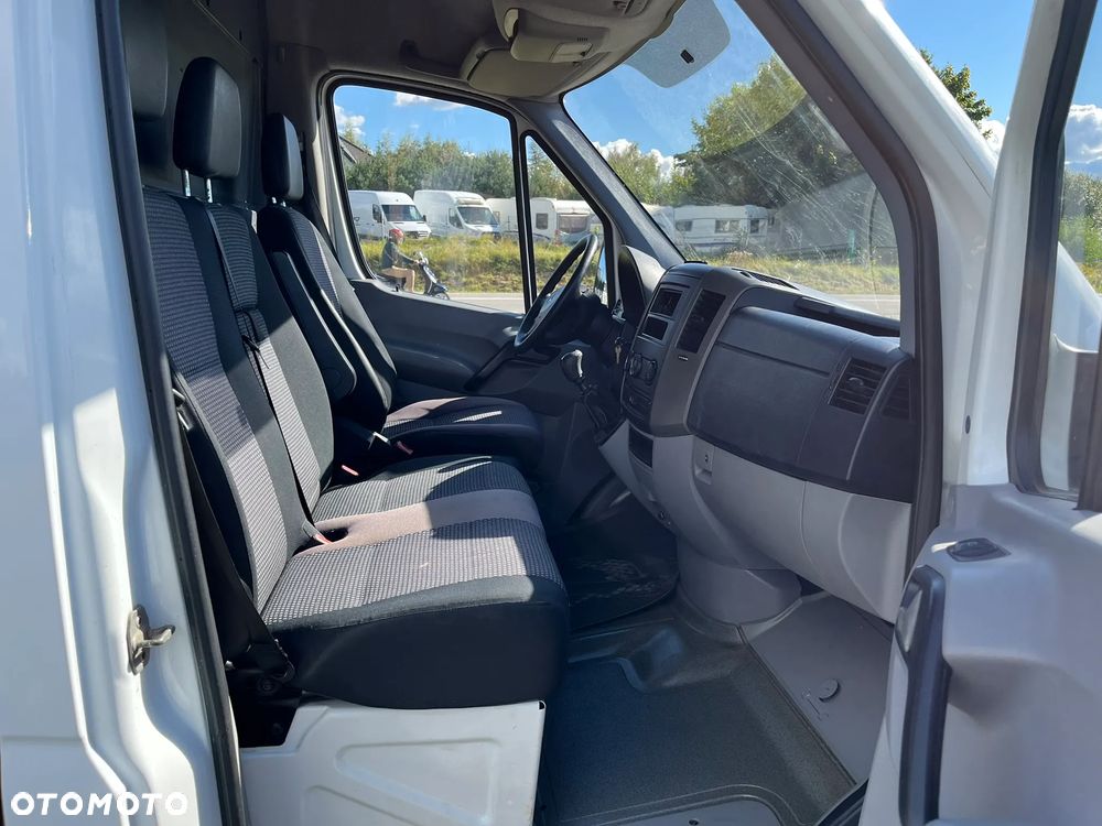 Mercedes-Benz Sprinter - 13