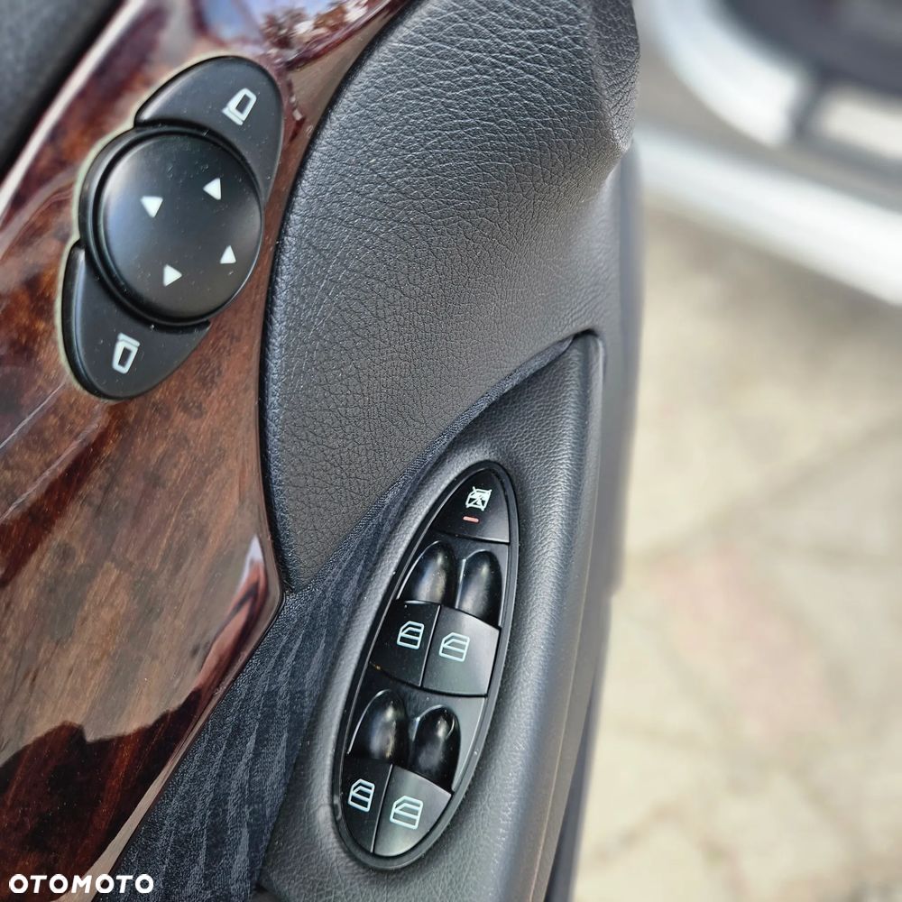 Mercedes-Benz Klasa E 220 CDI Automatik Classic - 19