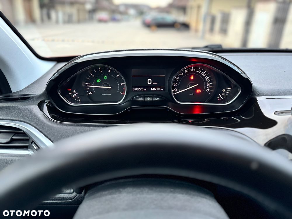 Peugeot 208 1.2 VTi Allure - 8